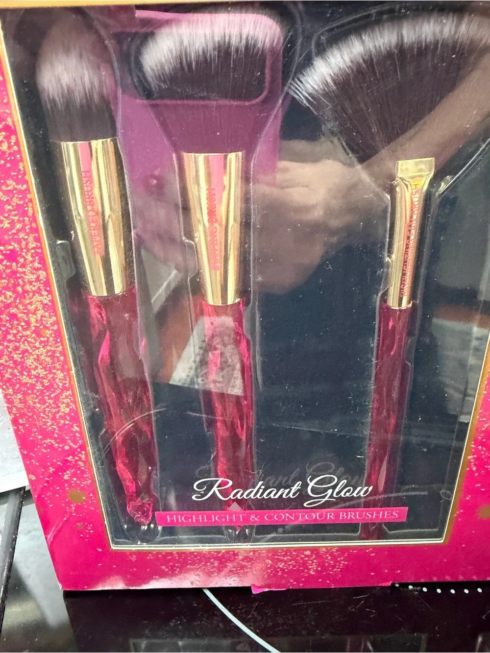Paris Hilton NWT 3 Pc Gift Set Make-Up Brushes Lip Sticks & Body Oil Collection